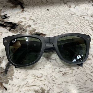 Ray-Ban Wayfarer Folding Sunglasses